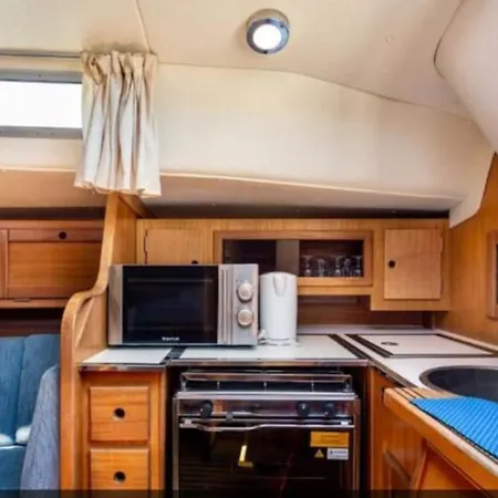 船上ホテル Velero Barco De 2 *