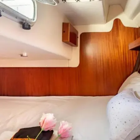 Velero Barco De 2 船上ホテル *